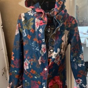 Small vintage floral lightweight fleece overcoat/ trench coat
